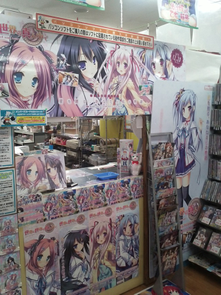Illustration for article titled It Takes a Brave Person To Work Behind This Game Store Counter